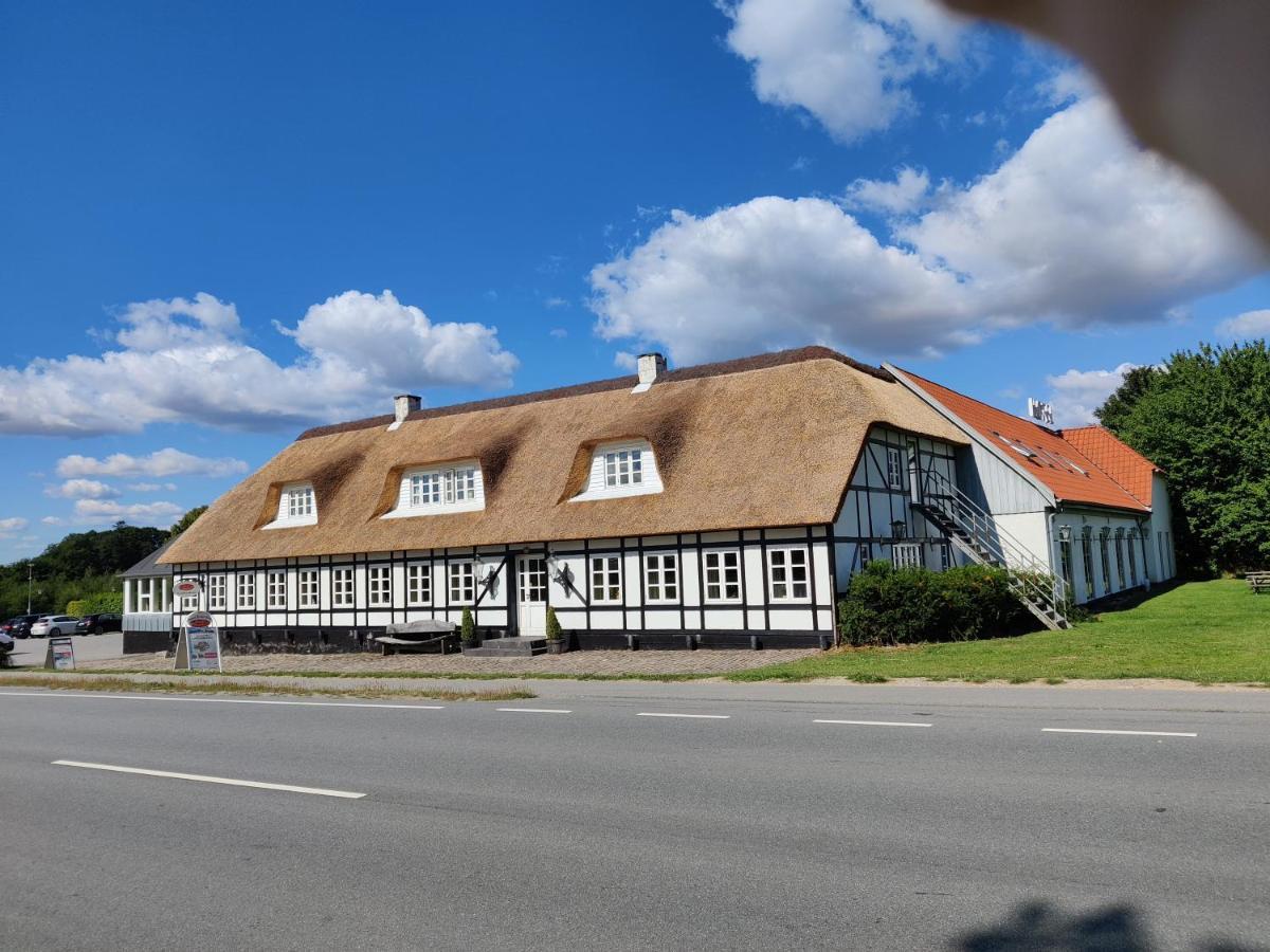 Hotel Aarslev Kro Brabrand Exteriör bild